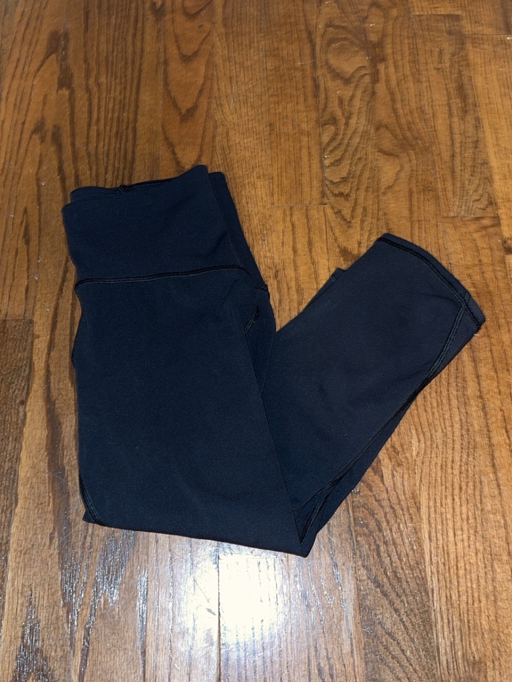 lululemon athletica women’s Black cropped Leggings